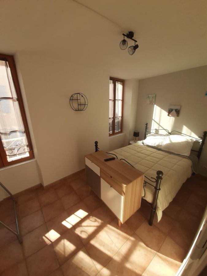 MAISON 100 M2, Terrasse 25 m2, Clim, 3 chbs avec tv, parking Pierrelatte Exteriör bild